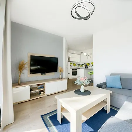 Apartamento Apartamentyprzymorzu Z Basenem I Bawialnia