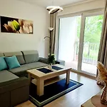 公寓 Apartamentyprzymorzu Z Basenem I Bawialnia 科沃布热格