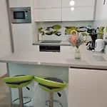 Apartamentyprzymorzu Z Basenem I Bawialnia 公寓