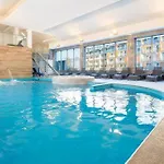 Apartamentyprzymorzu Z Basenem I Bawialnia Apartment