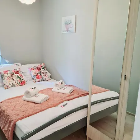Apartamentyprzymorzu Z Basenem I Bawialnią Apartament