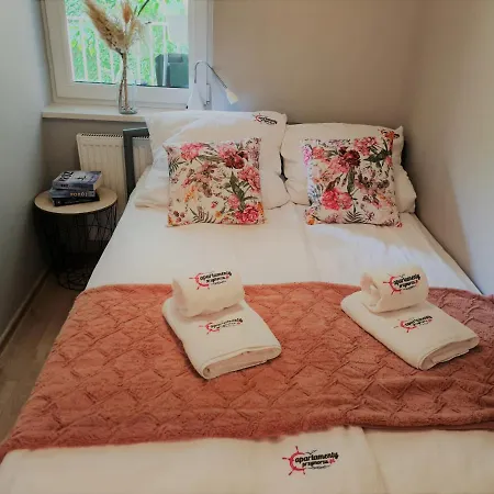 Apartamentyprzymorzu Z Basenem I Bawialnia Apartment