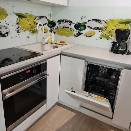 Apartament Apartamentyprzymorzu Z Basenem I Bawialnią *