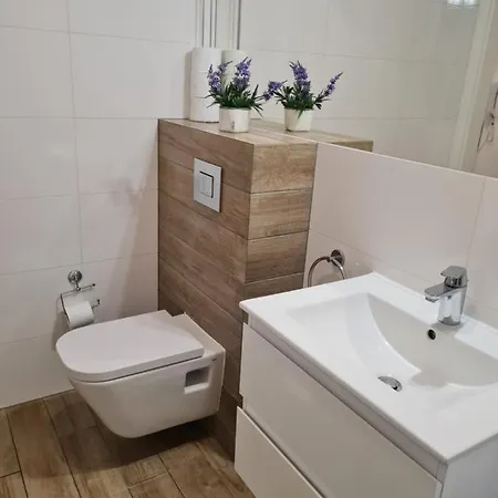 Apartamentyprzymorzu Z Basenem I Bawialnią Apartament