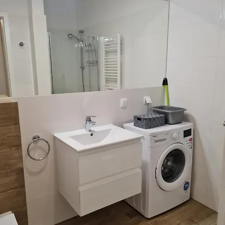 Apartament Apartamentyprzymorzu Z Basenem I Bawialnią *