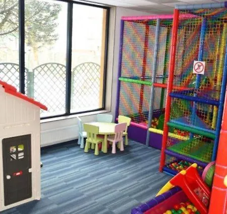 Apartamentyprzymorzu Z Basenem I Bawialnią