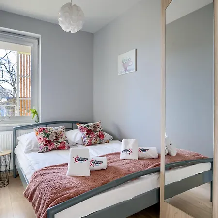 Apartamentyprzymorzu Z Basenem I Bawialnia Apartment